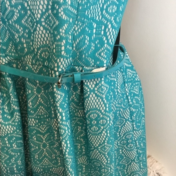 George teal and white belted sleevesless dress
Woman’s size XL 16-18 - Picture 6 of 16